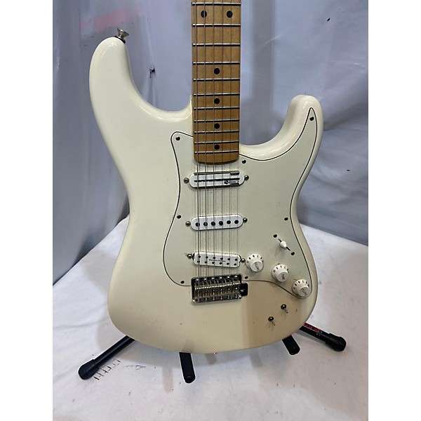 Used Fender Used  Fender EOB Stratocaster White