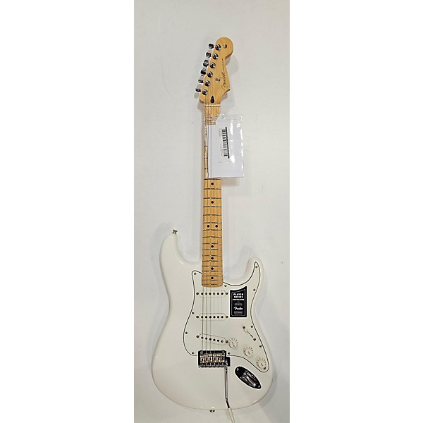 Used Fender Used Fender Player Stratocaster White Solid Body Electric Guitar