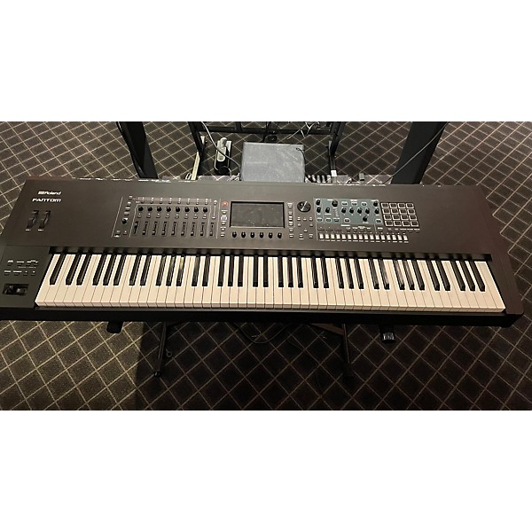 Used Roland Used Roland Fantom 8 Keyboard Workstation