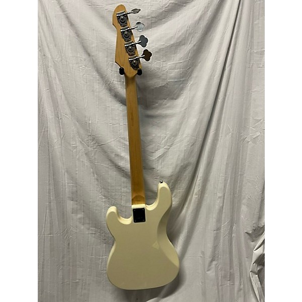 Used Peavey Used Peavey Milestone II Vintage White Electric Bass Guitar