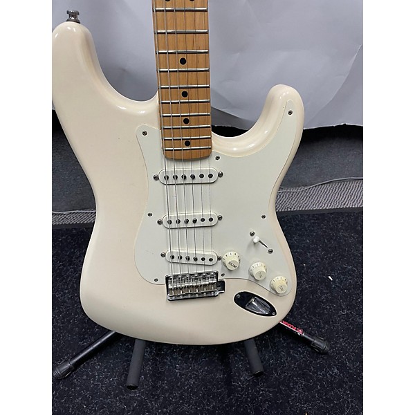 Used Fender Used 1997 Fender Artist Series Jimmie Vaughan Tex-Mex Stratocaster Olympic White Solid Body Electric Guitar