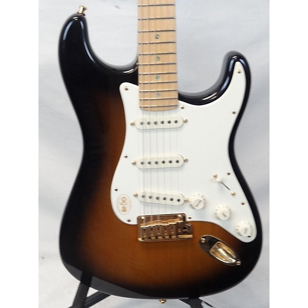 Used Fender Used Fender Deluxe Stratocaster 50th Anniversary 2 Tone Sunburst Solid Body Electric Guitar