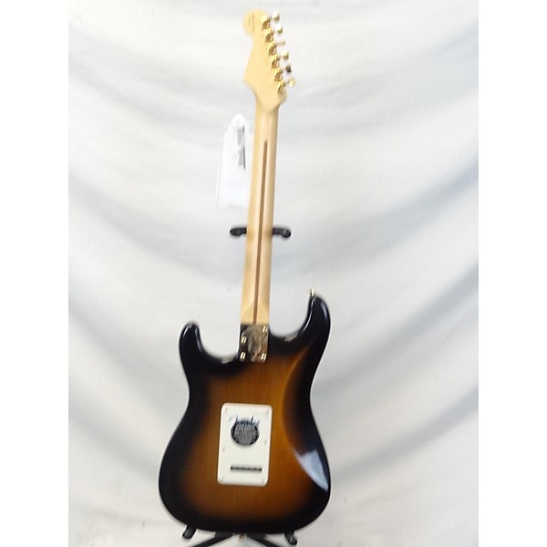 Used Fender Used Fender Deluxe Stratocaster 50th Anniversary 2 Tone Sunburst Solid Body Electric Guitar