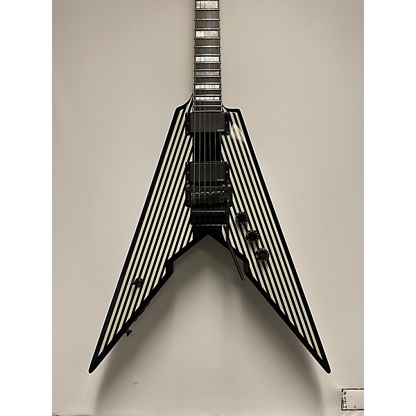 Used Used Wylde Audio Viking V Black With Silver Pinstripes Solid Body Electric Guitar