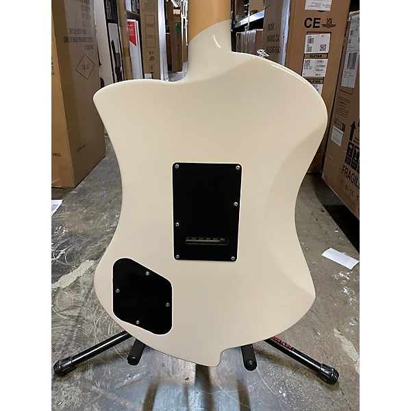 Used D'Angelico Used D'Angelico Premiere Series Ludlow Alpine White Solid Body Electric Guitar