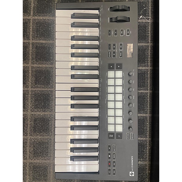 Used Novation Used Novation LAUNCHKEY 37 MIDI Controller