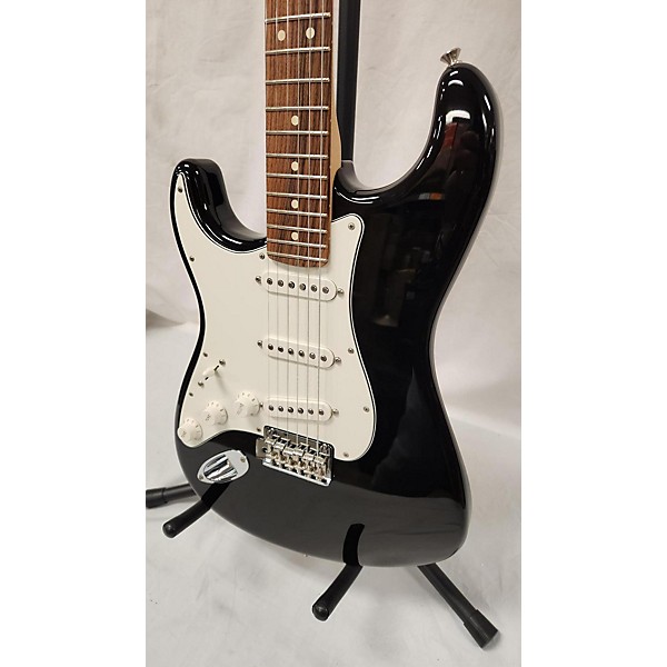 Used Fender Used Fender Player Stratocaster Left Handed Black Solid Body Electric Guitar