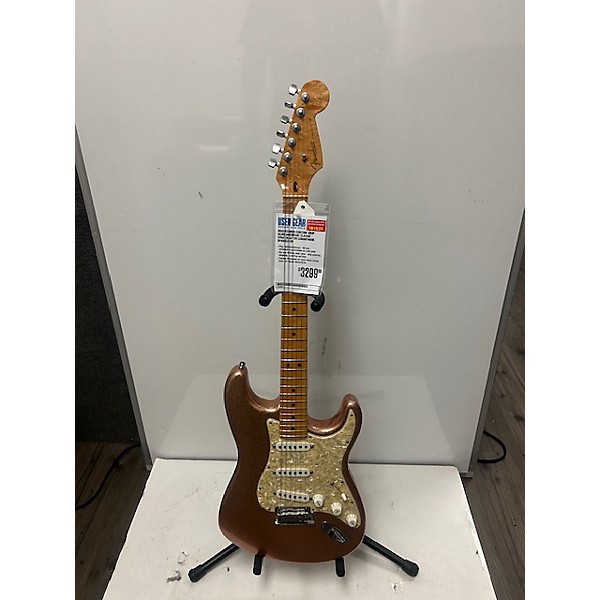 Used Fender Used Fender Custom Shop 94/95 American Classic Stratocaster Champagne Sparkle Solid Body Electric Guitar