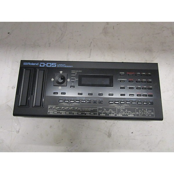 Used Roland Used Roland D-05 Synthesizer