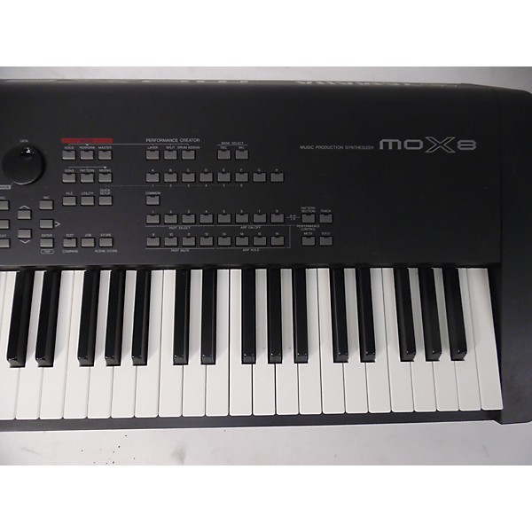 Used Yamaha Used Yamaha MOX8 88 Key Keyboard Workstation