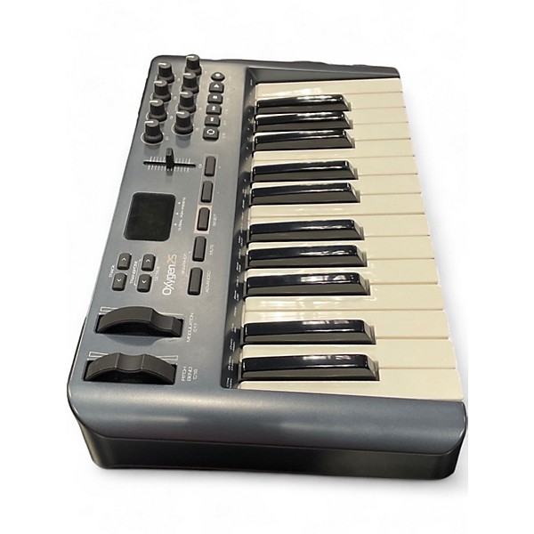 Used M-Audio Used M-Audio Oxygen 25 Key MIDI Controller