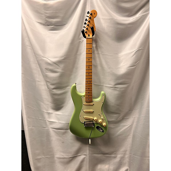 Used Fender Used 2022 Fender Player Stratocaster Surf Green Solid Body Electric Guitar