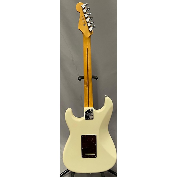 Used Fender Used Fender American Professional II Stratocaster Olympic White Solid Body Electric Guitar