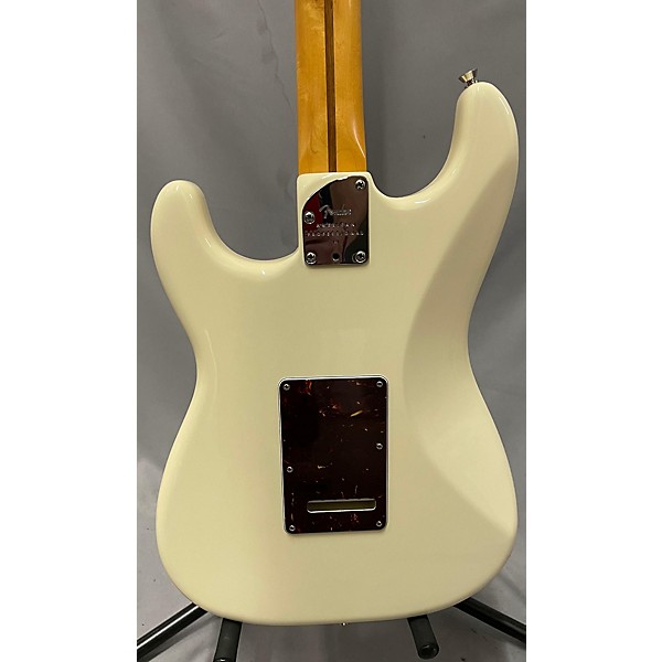 Used Fender Used Fender American Professional II Stratocaster Olympic White Solid Body Electric Guitar