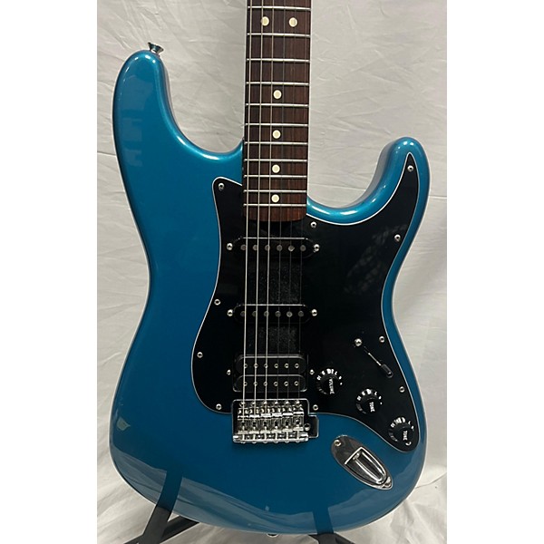 Used Fender Used 1991 Fender Standard Stratocaster Blue Solid Body Electric Guitar