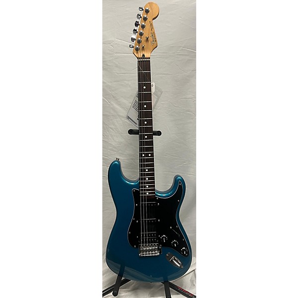 Used Fender Used 1991 Fender Standard Stratocaster Blue Solid Body Electric Guitar