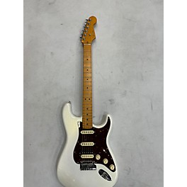 Used Fender Used Fender American Ultra Stratocaster HSS Olympic White Solid Body Electric Guitar