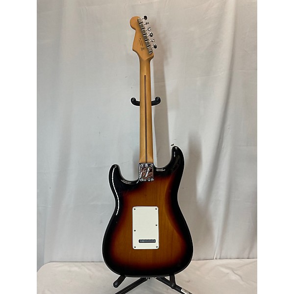 Used 2024 Fender PLAYER II STRATOCASTER Sunburst Solid Body Electric Guitar