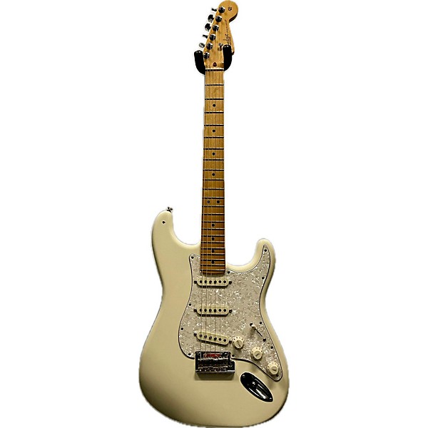 Used Fender Used 2021 Fender American Standard Stratocaster Olympic White Solid Body Electric Guitar