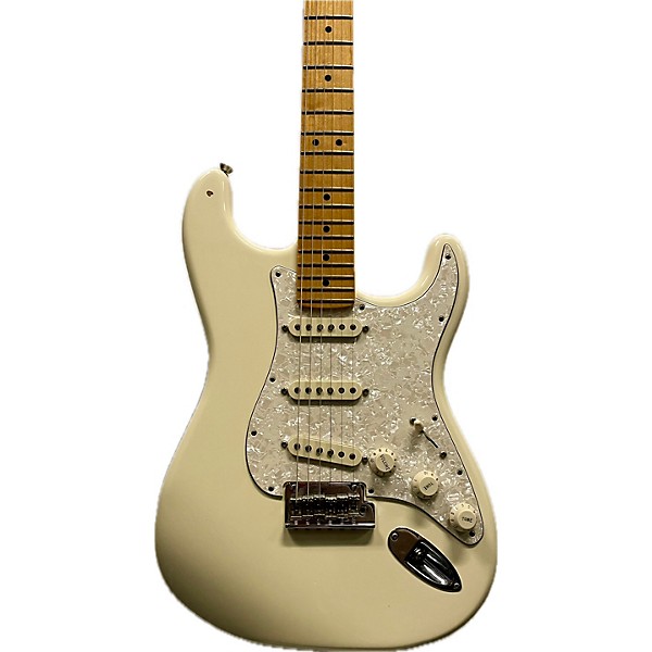 Used Fender Used 2021 Fender American Standard Stratocaster Olympic White Solid Body Electric Guitar