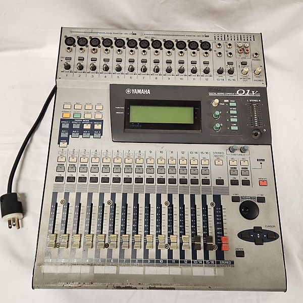 Used Yamaha Used Yamaha 01V Digital Mixer