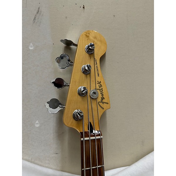 Used Fender Used Fender Player Precision Bass 3 Color Sunburst Electric Bass Guitar