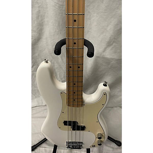 Used Fender Used Fender Player Precision Bass Polar White Electric Bass Guitar