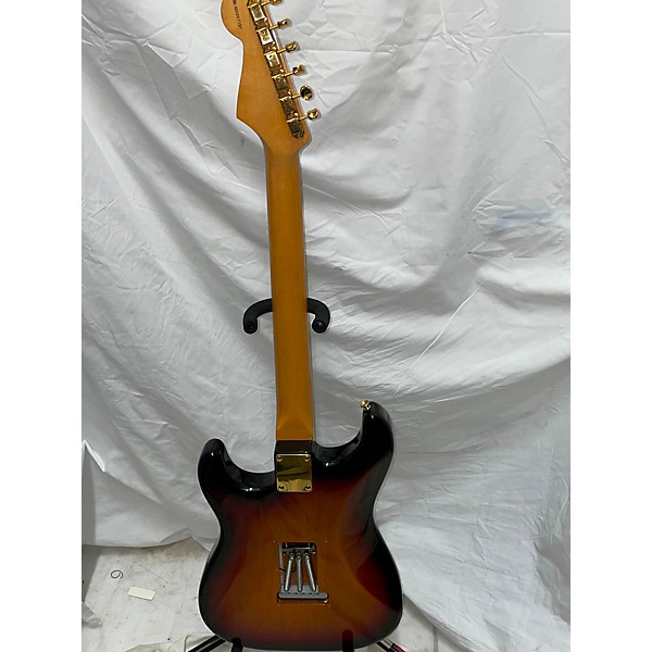 Used Fender Used Fender Artist Series Stevie Ray Vaughan Stratocaster 3 Color Sunburst Solid Body Electric Guitar