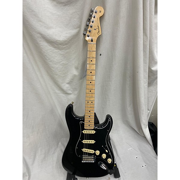 Used Fender Used Fender Player Stratocaster Black Solid Body Electric Guitar