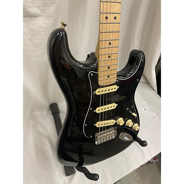 Used Fender Used Fender Player Stratocaster Black Solid Body Electric Guitar