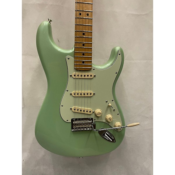 Used Fender Used Fender American Professional Stratocaster SSS Surf Green Solid Body Electric Guitar