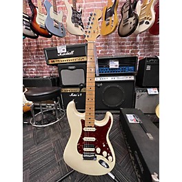 Used Fender Used Fender American Elite Stratocaster Arctic White Solid Body Electric Guitar