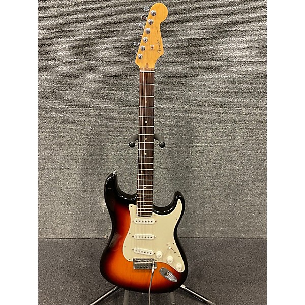 Used Fender Used Fender American Deluxe Stratocaster 3 Color Sunburst Solid Body Electric Guitar