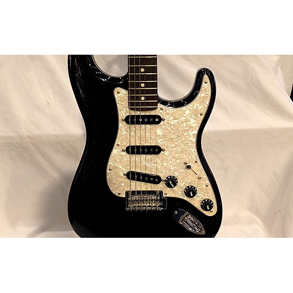 Used Fender Used Fender Player Stratocaster Sparkle Black Solid Body Electric Guitar