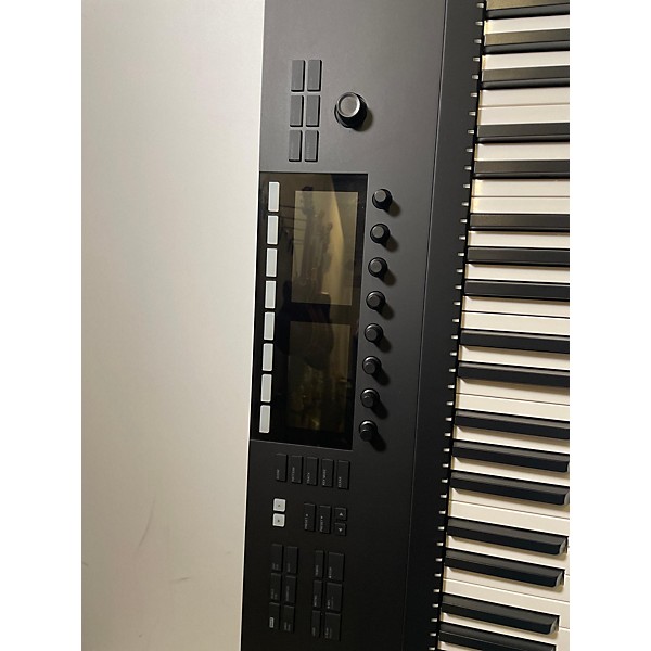 Used Native Instruments Used Native Instruments Komplete Kontrol S88 MK2 MIDI Controller