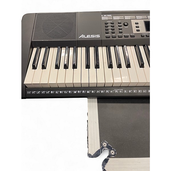 Used Alesis Used Alesis HARMONY 61 Keyboard Workstation