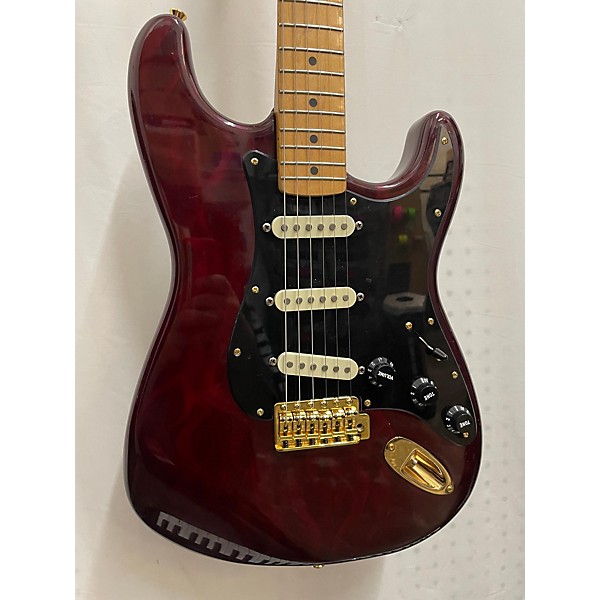 Used Fender Used 1992 Fender Stratocaster MN2 Flame Red Solid Body Electric Guitar