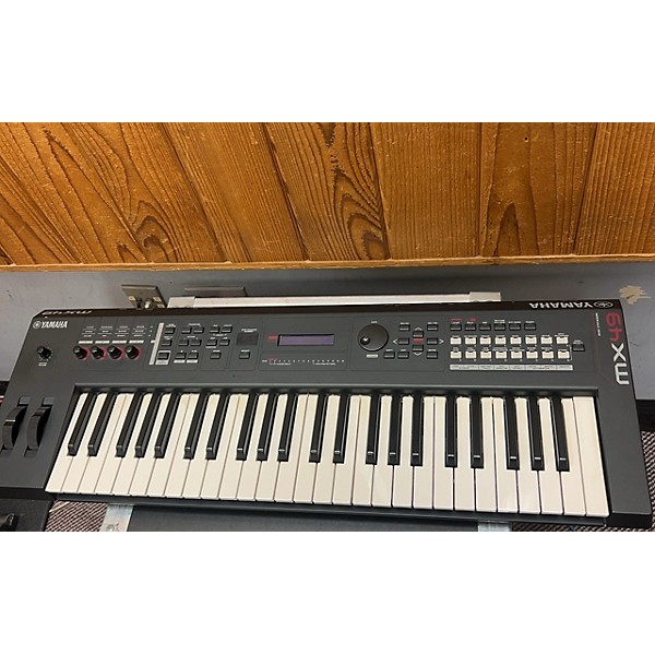 Used Yamaha Used Yamaha MX49 49 Key Keyboard Workstation