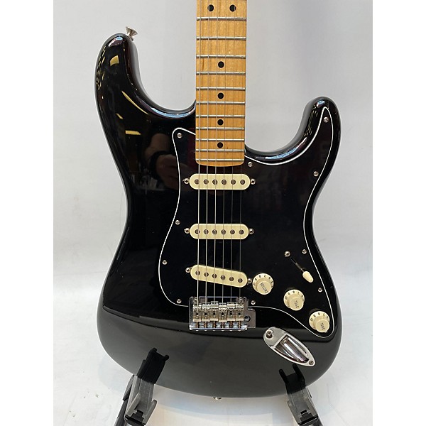 Used Fender Used 2019 Fender Player Stratocaster Black Solid Body Electric Guitar