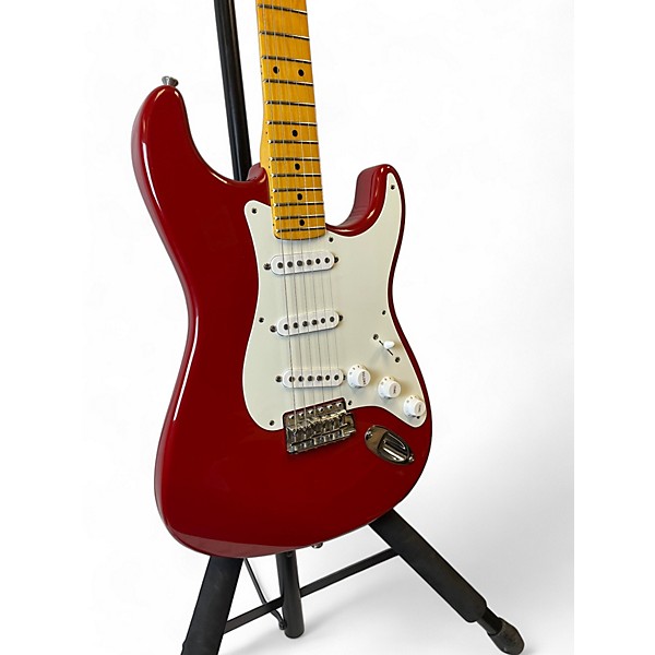 Used Fender Used Fender 1957 American Vintage Stratocaster Dakota Red Solid Body Electric Guitar