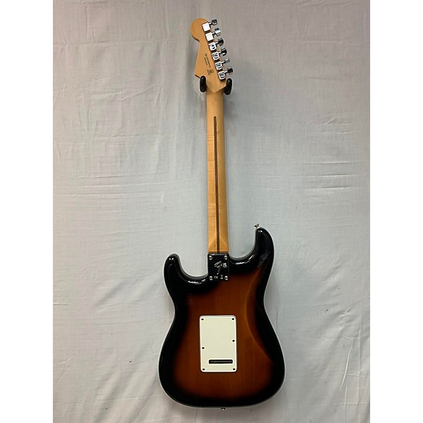 Used Fender Used 2024 Fender 70th Anniversary Player Stratocaster 2 Tone Sunburst