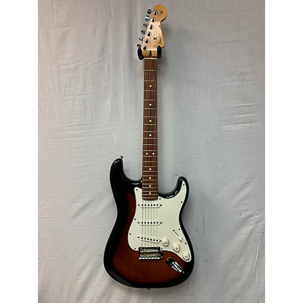 Used Fender Used 2024 Fender 70th Anniversary Player Stratocaster 2 Tone Sunburst