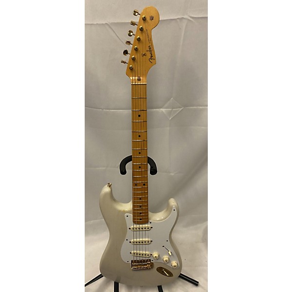 Used Fender Used Fender 1957 American Vintage Stratocaster Antique Gold Solid Body Electric Guitar