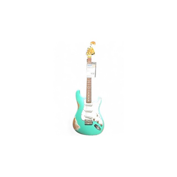 Used Fender Used Fender 1967 Heavy Relic Stratocaster SEA FOAM GREEN Solid Body Electric Guitar