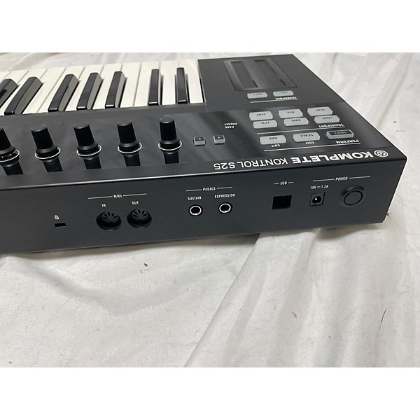 Used Native Instruments Used Native Instruments Komplete Kontrol S25 MIDI Controller