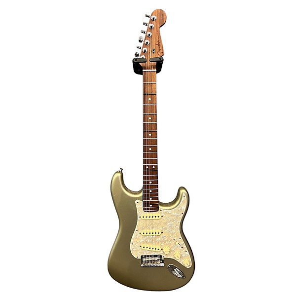 Used Fender Used Fender American Professional Stratocaster With Rosewood Neck Champagne Solid Body Electric Guitar