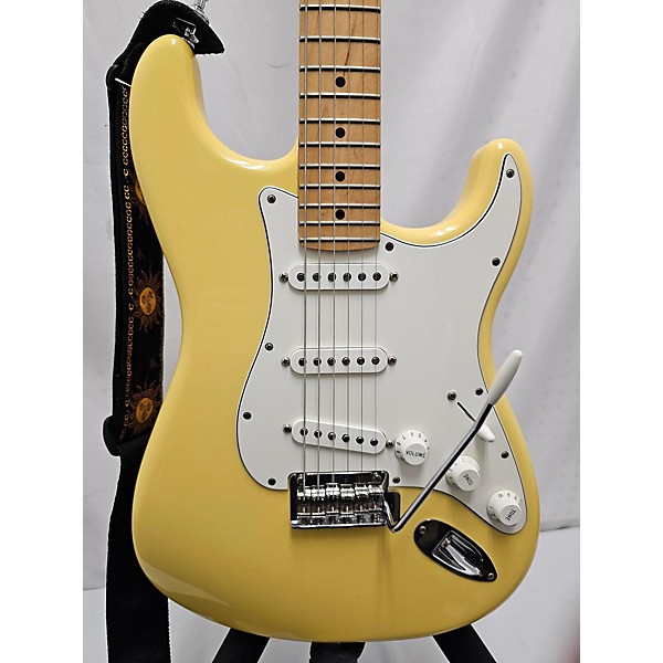 Used Fender Used Fender Stratocaster Yellow Solid Body Electric Guitar