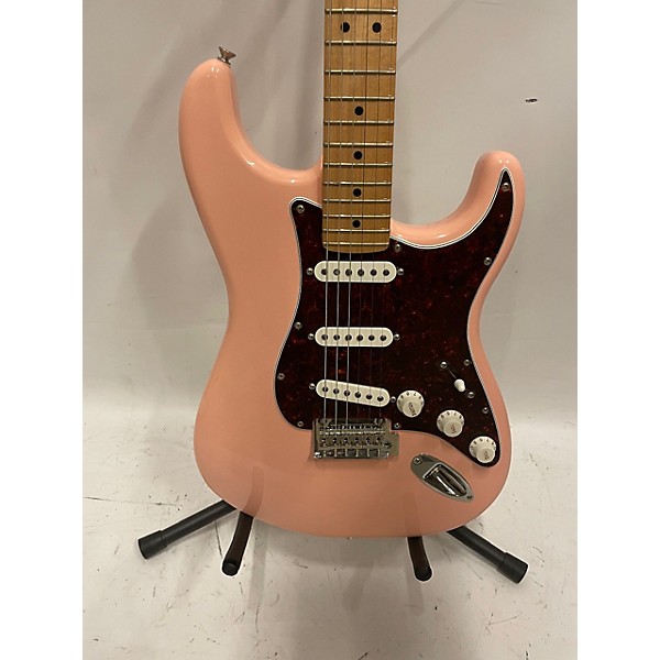 Used Fender Used Fender Player Stratocaster Shell Pink Solid Body Electric Guitar