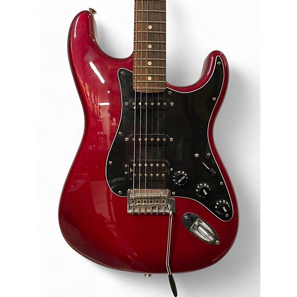 Used Fender Used 2007 Fender Standard Stratocaster Metallic Red Solid Body Electric Guitar