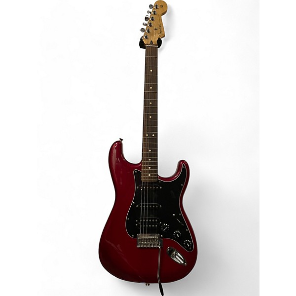 Used Fender Used 2007 Fender Standard Stratocaster Metallic Red Solid Body Electric Guitar